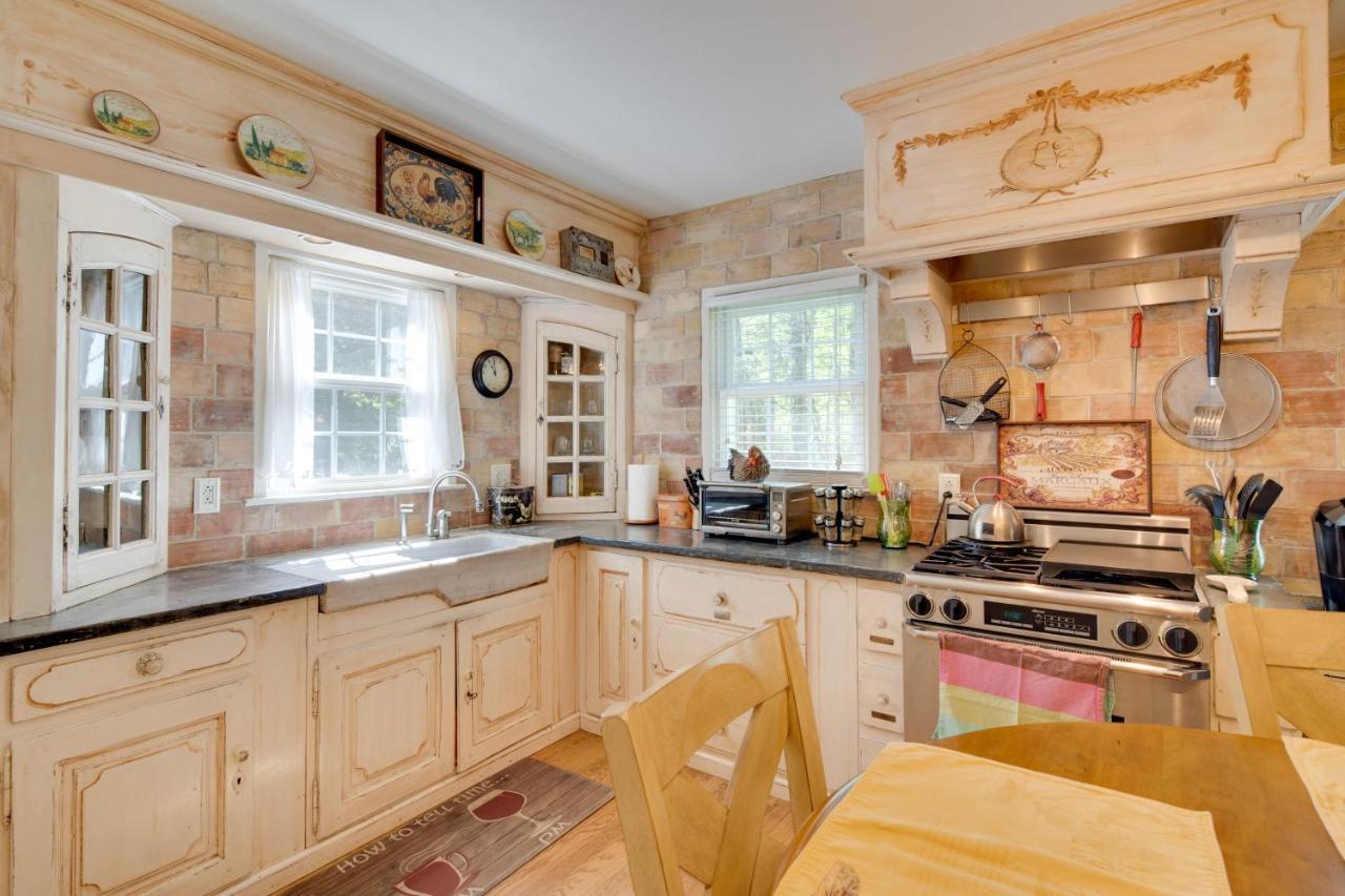 Le Canard Cottage With Porch 10 Mi To Asheville! Arden Exterior foto